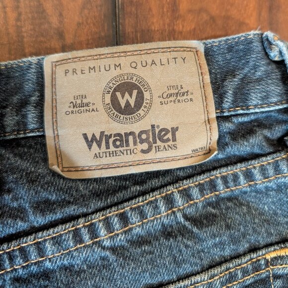 (2) Pair Wrangler Jean Shorts Mens 40 Relaxed Fit Denim Premium Stretch - Picture 4 of 10